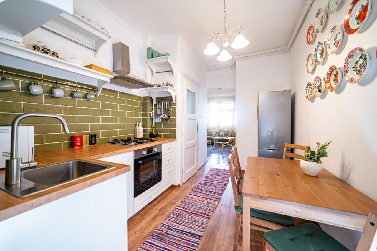 Cozy Apartment In Budapest Near Gellert Hill Exterior photo